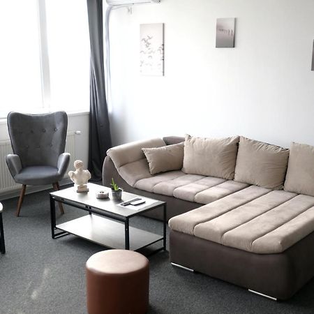 Luana Airport Apartments #3 Otopeni Buitenkant foto