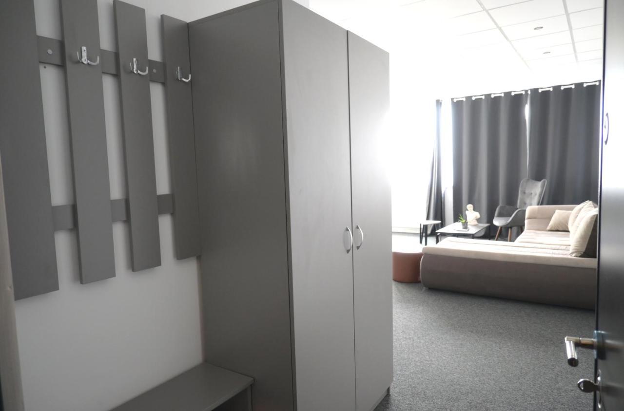Luana Airport Apartments #3 Otopeni Buitenkant foto